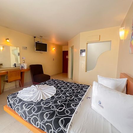 Auto Hotel Mediterraneo Xalapa Buitenkant foto